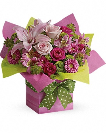Teleflora's Pretty Pink Present