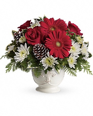 Teleflora's Simply Merry Centerpiece